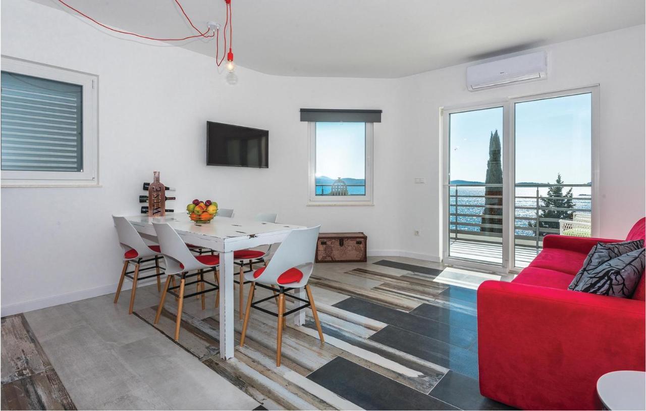 Cozy Apartment In Brodarica With Wifi Exteriör bild